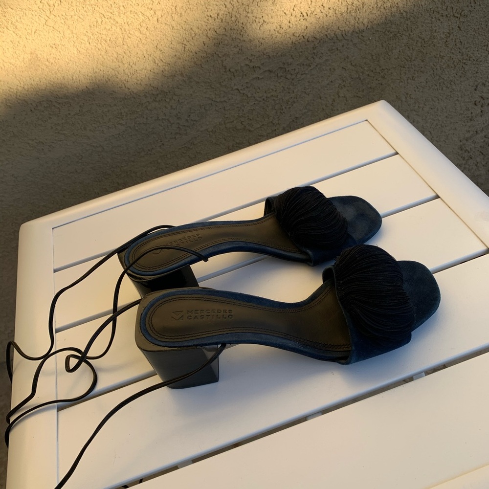 Mercedes Castillo Rizah leather strap block heels sandals navy suede 8.5